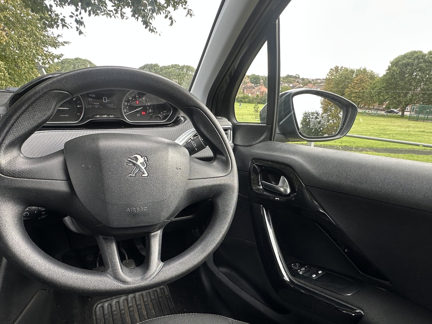 Used Peugeot 208 2016 for sale - 76649838: Photo 25