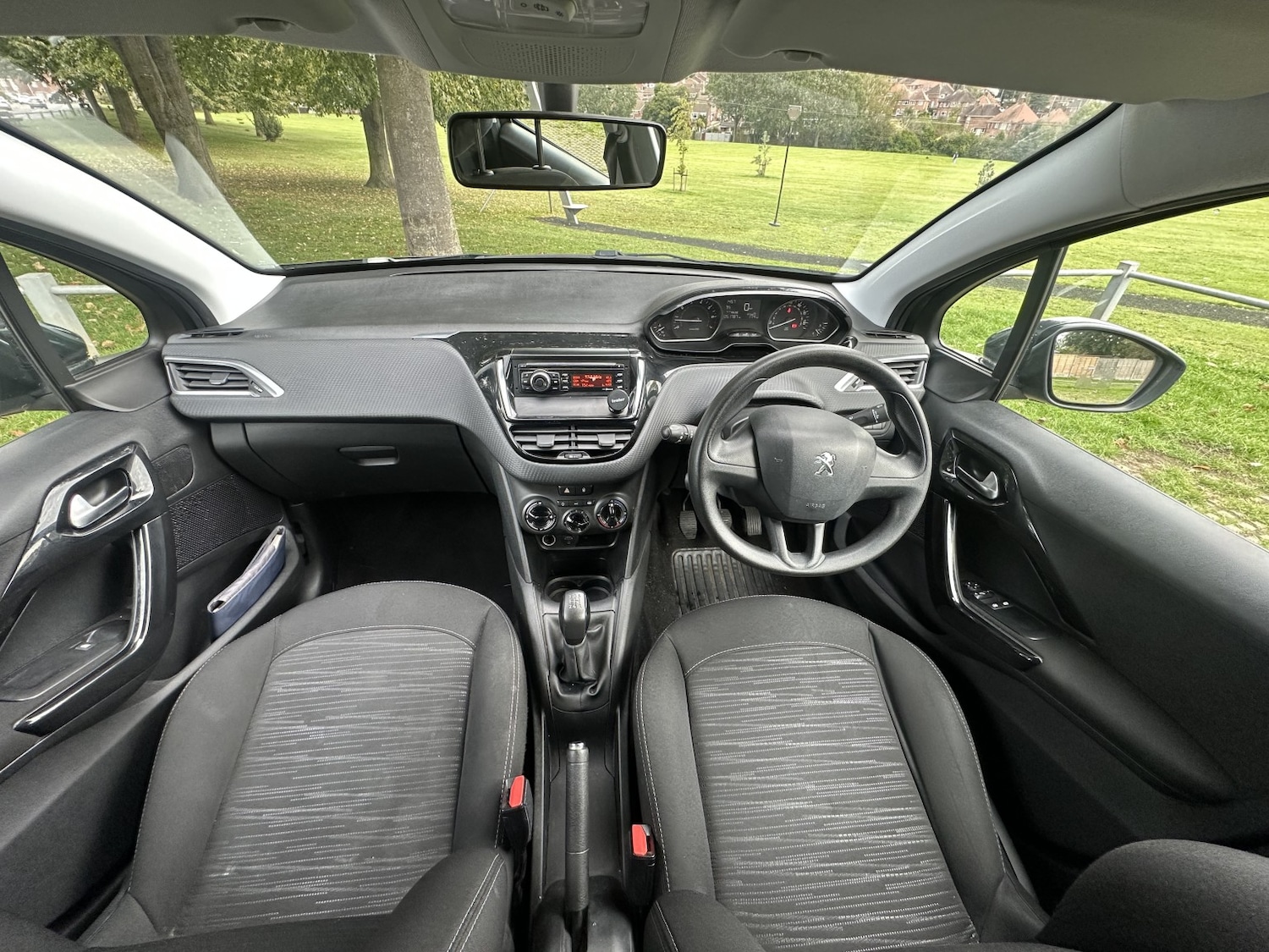 Used Peugeot 208 2016 for sale - 76649838: Photo 29