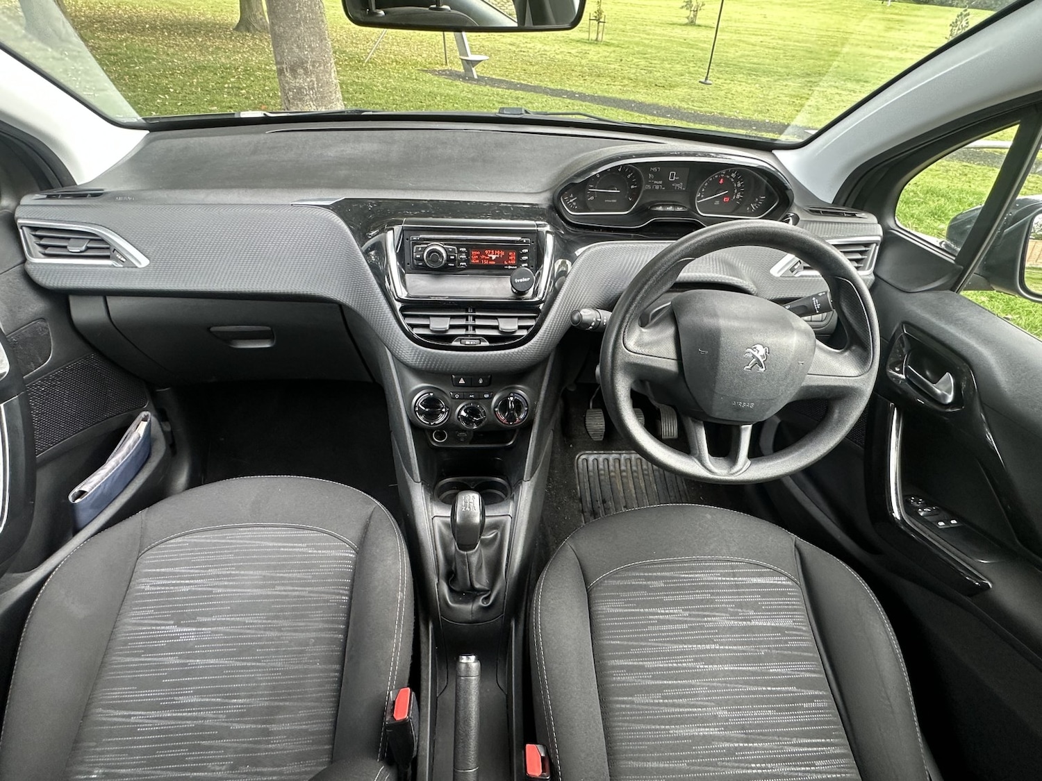 Used Peugeot 208 2016 for sale - 76649838: Photo 30