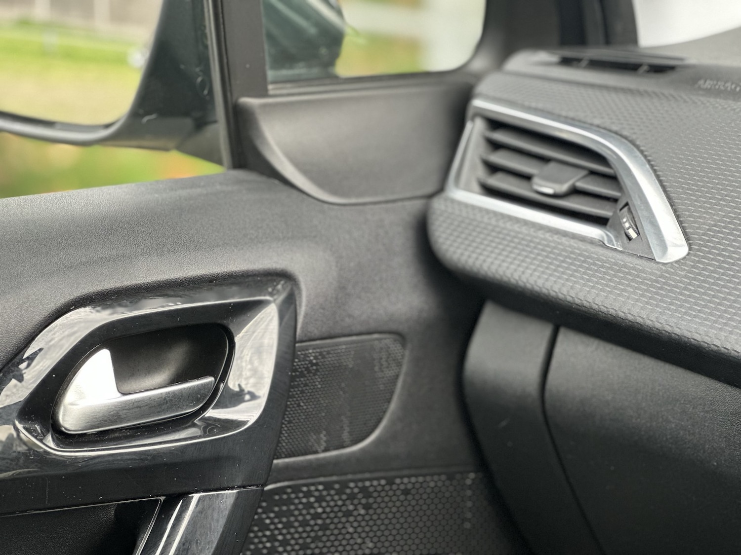 Used Peugeot 208 2016 for sale - 76649838: Photo 38