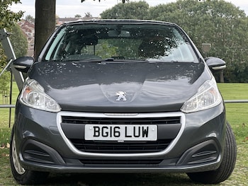 Used Peugeot 208 2016 for sale - 76076016: Photo