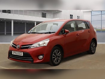 Used Toyota Verso 2013 for sale - 75351011: Photo