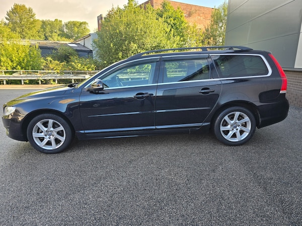 Used Volvo V70 2014 for sale - 73837968: Photo 4