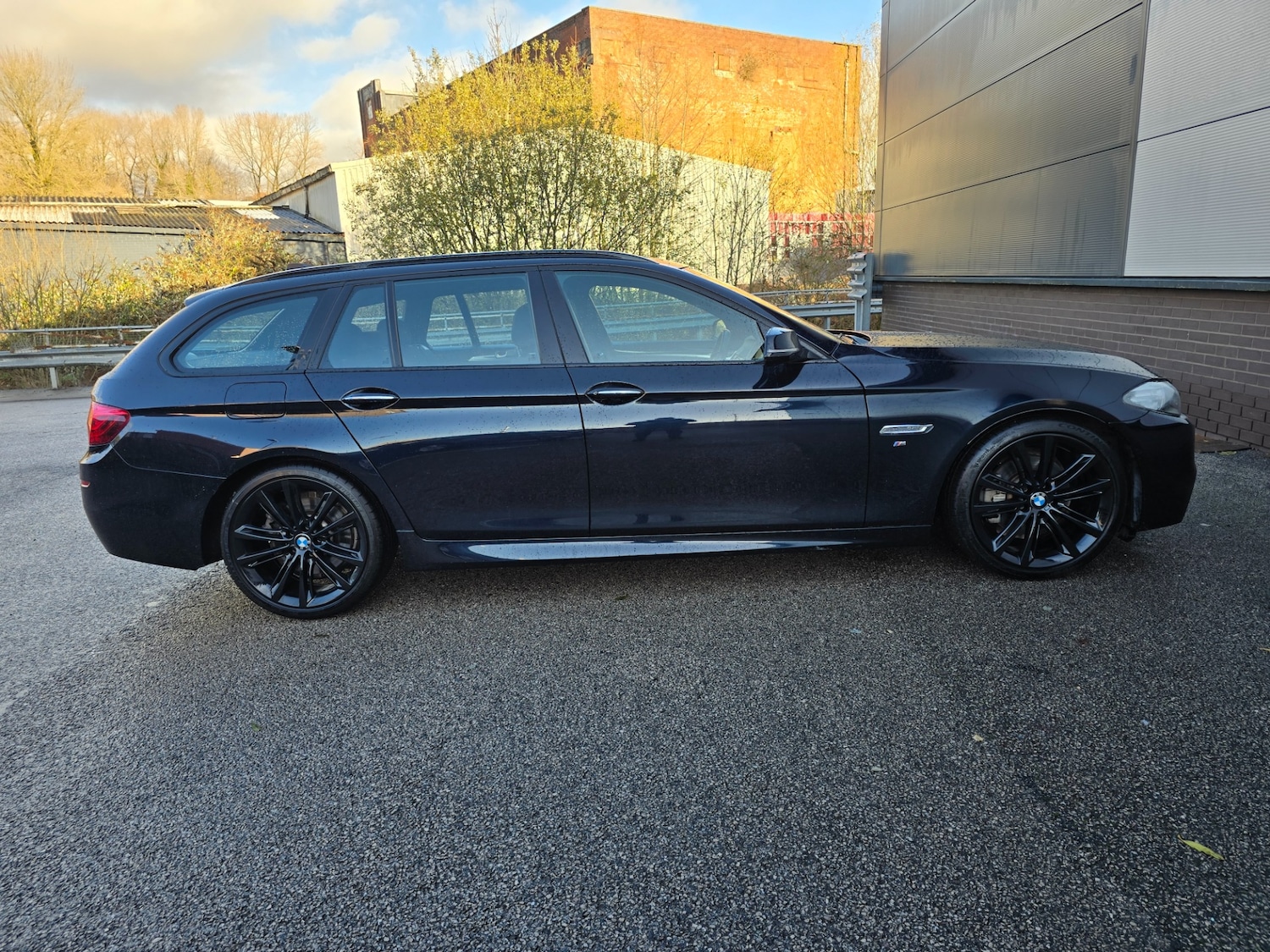 Used BMW 5 Series 2015 for sale - 76220529: Photo 2