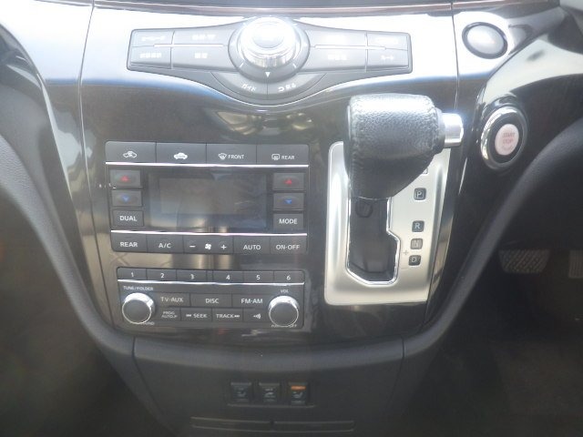 Used Nissan Elgrand 2014 for sale - 76829616: Photo 25