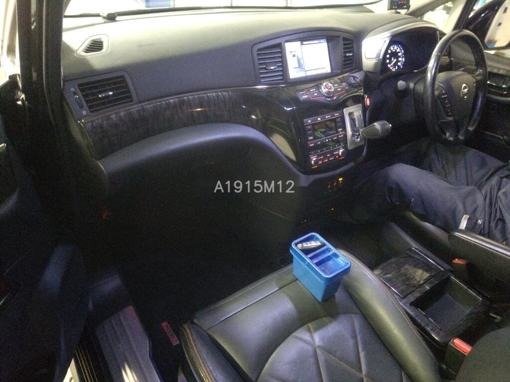 Used Nissan Elgrand 2014 for sale - 76829616: Photo 6