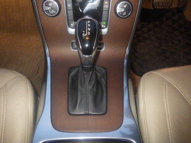 Used Volvo V70 2013 for sale - 77069376: Photo 10