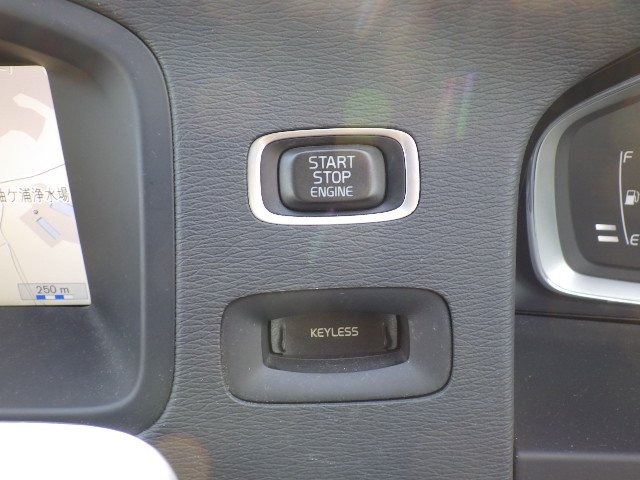 Used Volvo V60 2015 for sale - 76830771: Photo 12