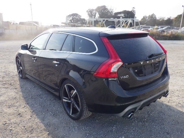 Used Volvo V60 2015 for sale - 76830771: Photo 4