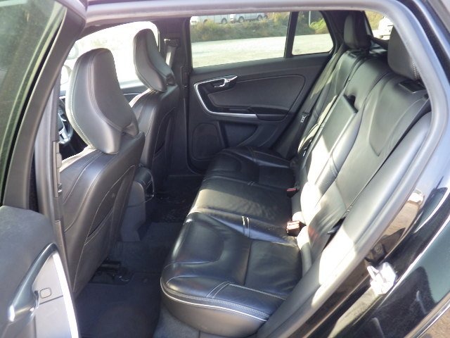 Used Volvo V60 2015 for sale - 76830771: Photo 8