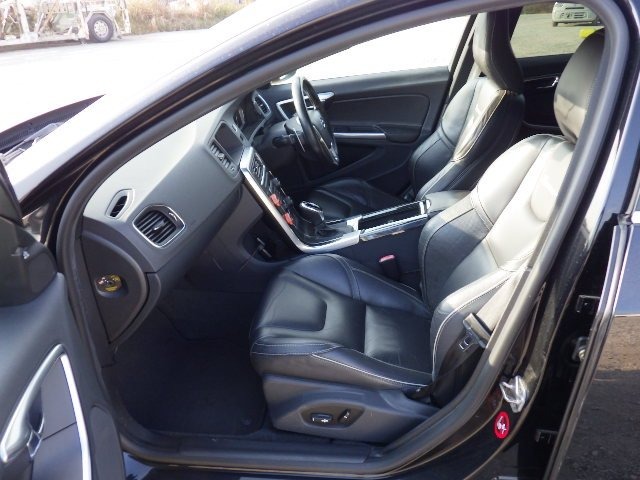 Used Volvo V60 2015 for sale - 76830771: Photo 9