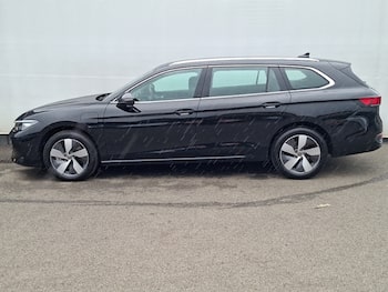 Used Volkswagen Passat 2025 for sale - 79685707: Photo