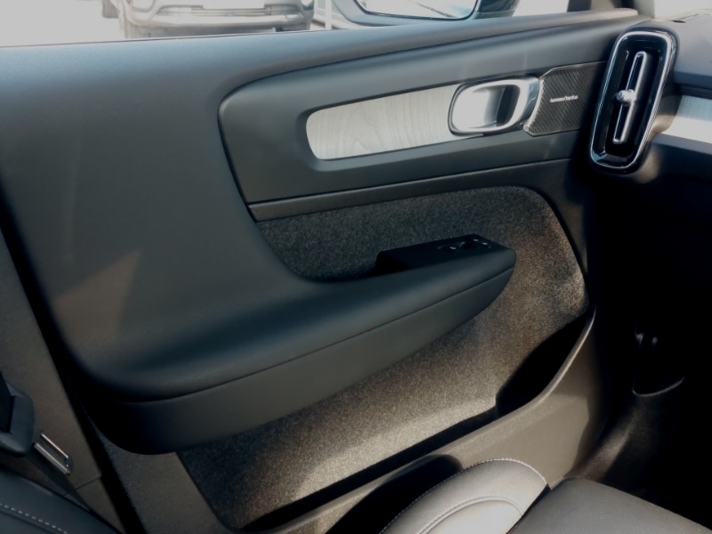 Used Volvo XC40 2024 for sale - 76920910: Photo 11