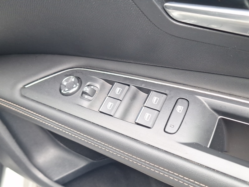 Used Peugeot 3008 2023 for sale - 77169935: Photo 12