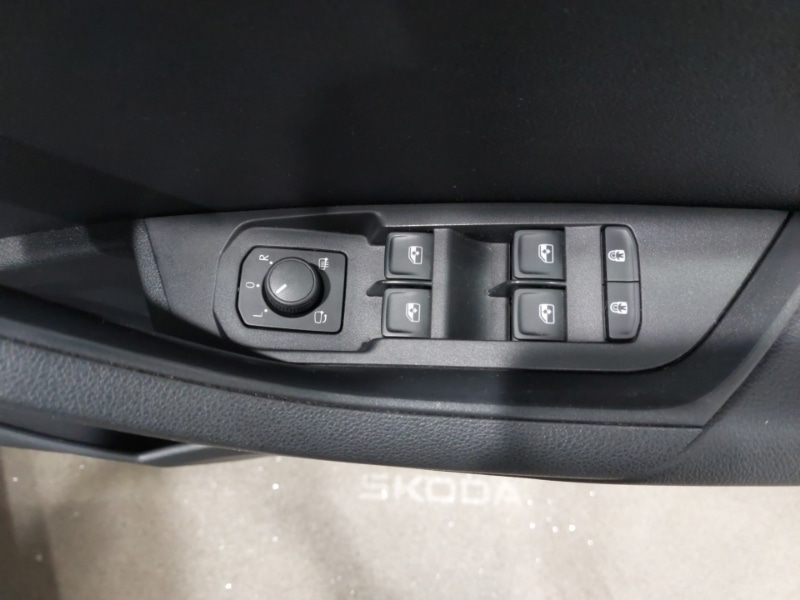 Used Skoda Karoq 2025 for sale - 76630880: Photo 12