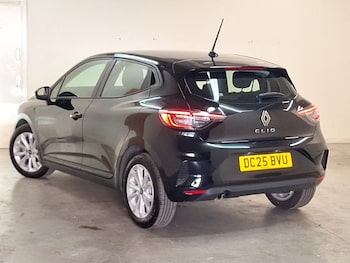 Used Renault Clio 2025 for sale - 79510554: Photo