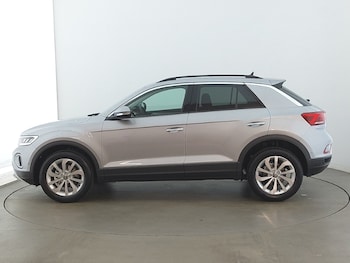Used Volkswagen T-Roc 2025 for sale - 75644905: Photo