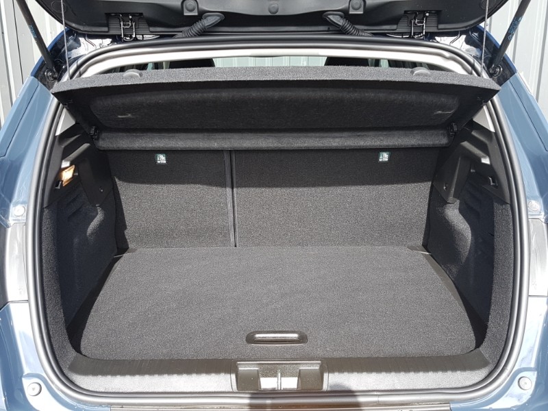 Used Renault Captur 2023 for sale - 76664147: Photo 8