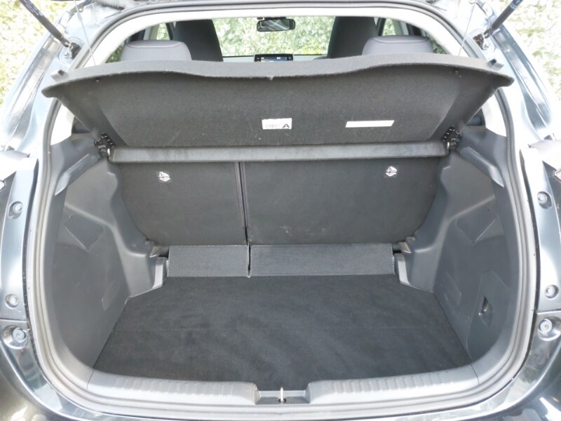 Used Toyota Yaris 2022 for sale - 76532591: Photo 8