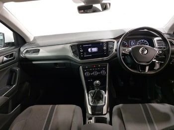 Used Volkswagen T-Roc 2021 for sale - 78853297: Photo
