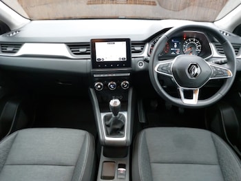 Used Renault Captur 2022 for sale - 77167541: Photo