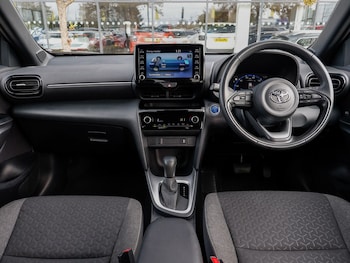 Used Toyota Yaris Cross 2022 for sale - 76115924: Photo 2