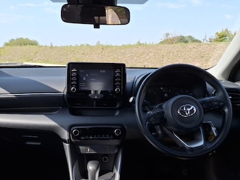 Used Toyota Yaris 2022 for sale - 75625712: Photo