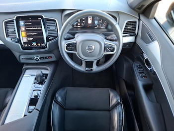 Used Volvo XC90 2022 for sale - 77597372: Photo