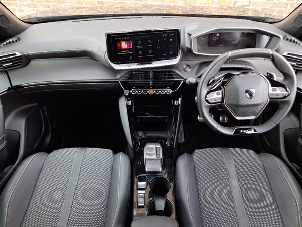 Used Peugeot 2008 2024 for sale - 76288759: Photo 2