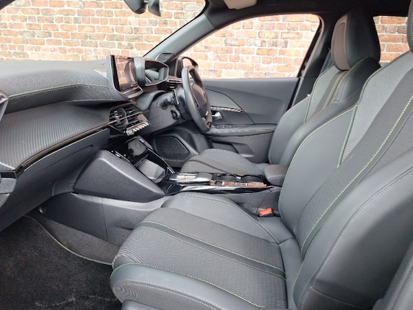 Used Peugeot 2008 2024 for sale - 76288759: Photo 5