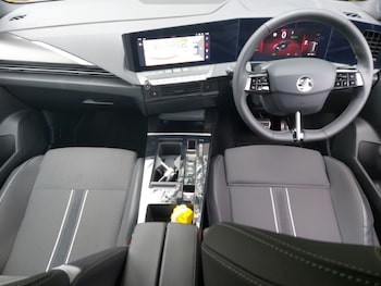 Used Vauxhall Astra 2024 for sale - 77093252: Photo