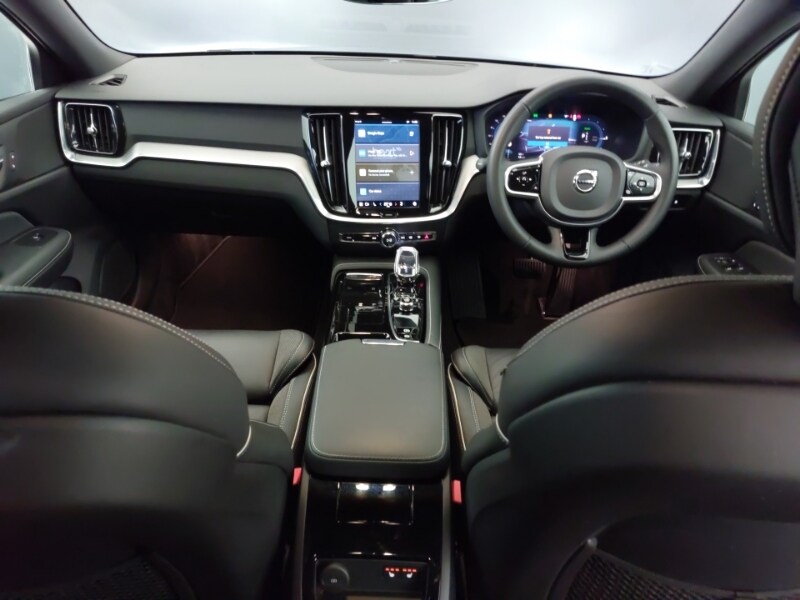 Used Volvo V60 2022 for sale - 77035389: Photo 2