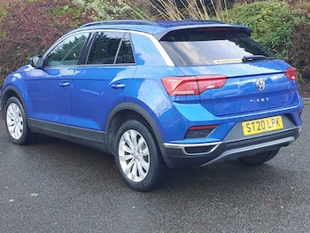 Used Volkswagen T-Roc 2020 for sale - 77480510: Photo