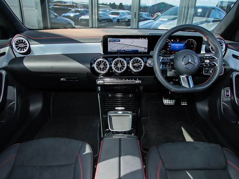 Used Mercedes-Benz CLA 2024 for sale - 76833447: Photo 2