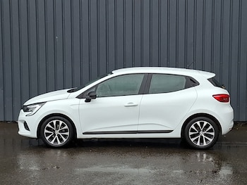 Used Renault Clio 2023 for sale - 78952349: Photo