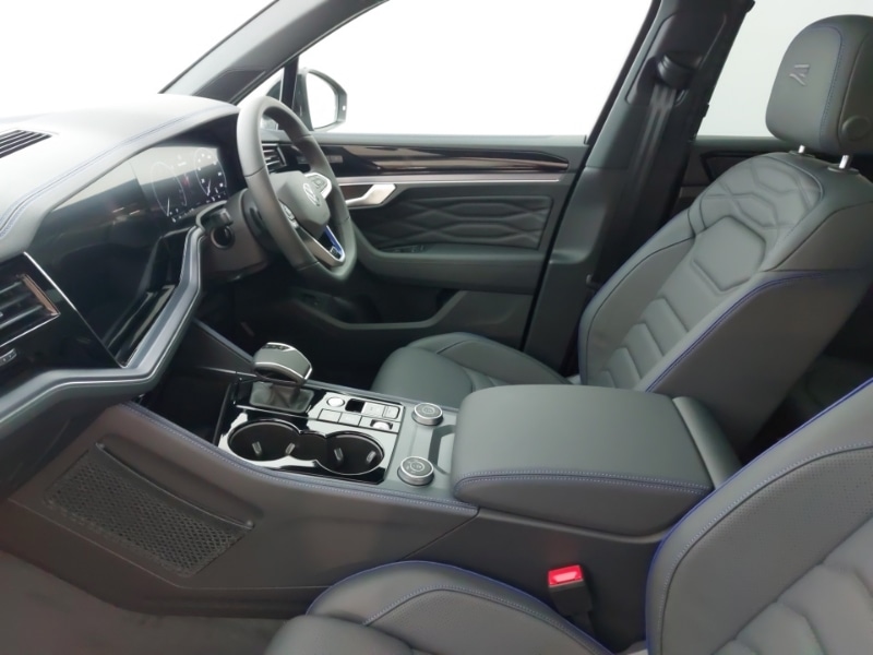 Used Volkswagen Touareg 2025 for sale - 76179143: Photo 5
