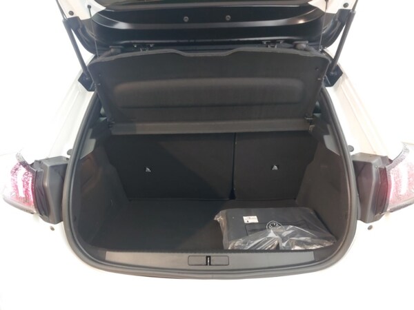 Used Peugeot 208 2022 for sale - 76265038: Photo 8