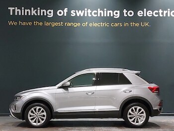 Used Volkswagen T-Roc 2024 for sale - 77842093: Photo