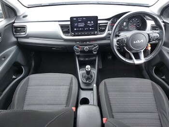 Used Kia Stonic 2021 for sale - 77847936: Photo