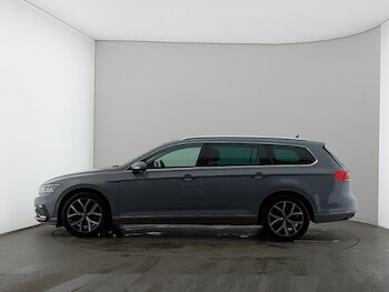 Used Volkswagen Passat 2022 for sale - 77876004: Photo