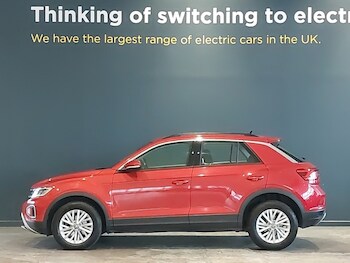 Used Volkswagen T-Roc 2023 for sale - 77695130: Photo