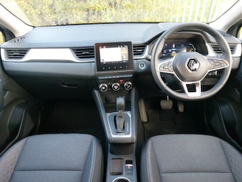 Used Renault Captur 2023 for sale - 76742079: Photo