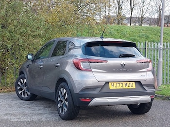 Used Renault Captur 2023 for sale - 76742079: Photo