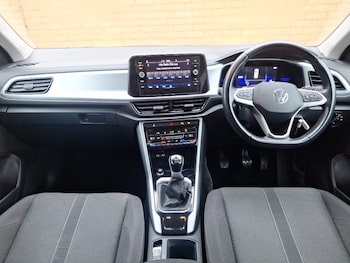 Used Volkswagen T-Roc 2022 for sale - 76606765: Photo