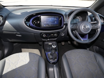 Used Toyota Aygo X 2023 for sale - 79543295: Photo