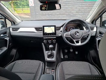 Used Renault Captur 2023 for sale - 79525245: Photo