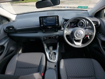 Used Toyota Yaris 2023 for sale - 77948215: Photo