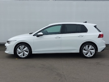 Used Volkswagen Golf 2024 for sale - 75613875: Photo