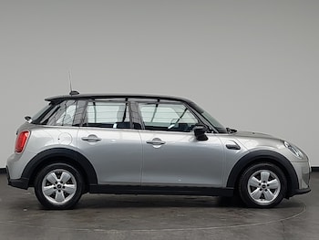 Used MINI Hatch 2023 for sale - 76465895: Photo