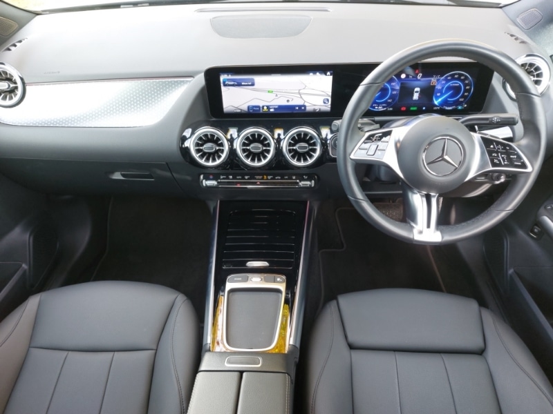 Used Mercedes-Benz EQA 2024 for sale - 76833328: Photo 2